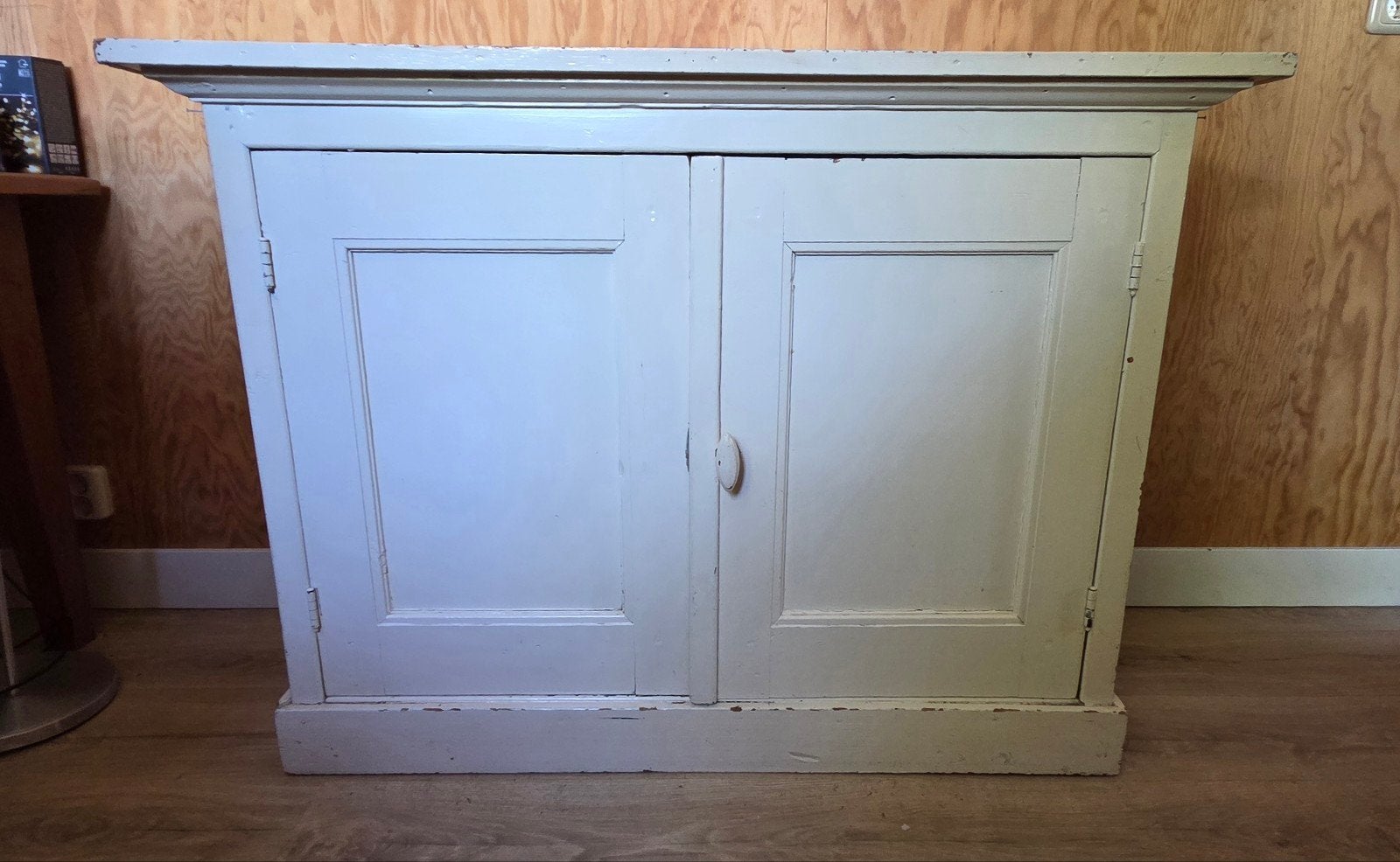 Antieke keukenkast/voorraadkast met paneeldeurtjes, Ophalen, 100 tot 150 cm, Brocante, Overige houtsoorten