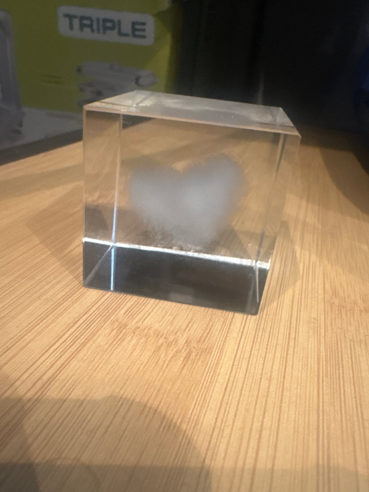 Kristallen kubus met hartje erin, Ophalen of Verzenden, Zo goed als nieuw, Wit, Glas