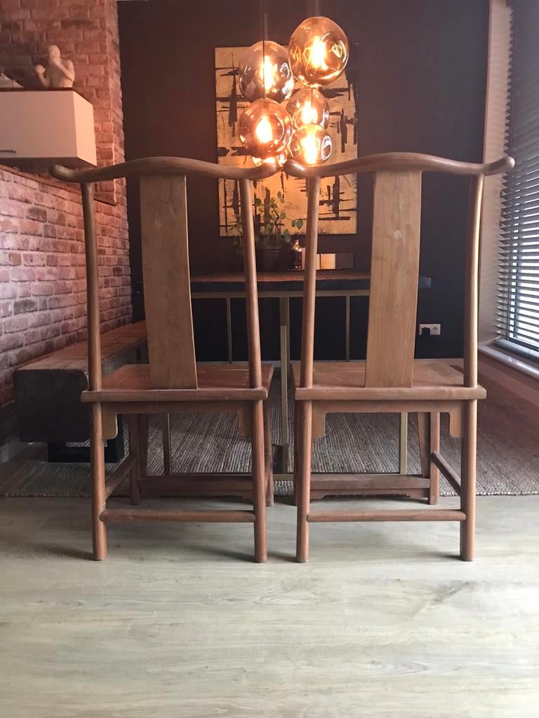 2 Chinese yoke-back stoelen van iepenhout, Antiek en Kunst, Antiek | Meubels | Stoelen en Banken, Ophalen of Verzenden