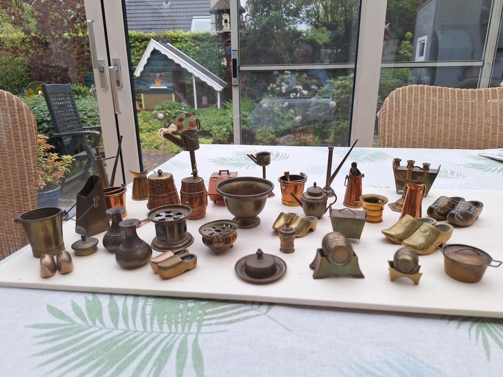 Koperen miniatuurtjes, Ophalen, Poppenhuis