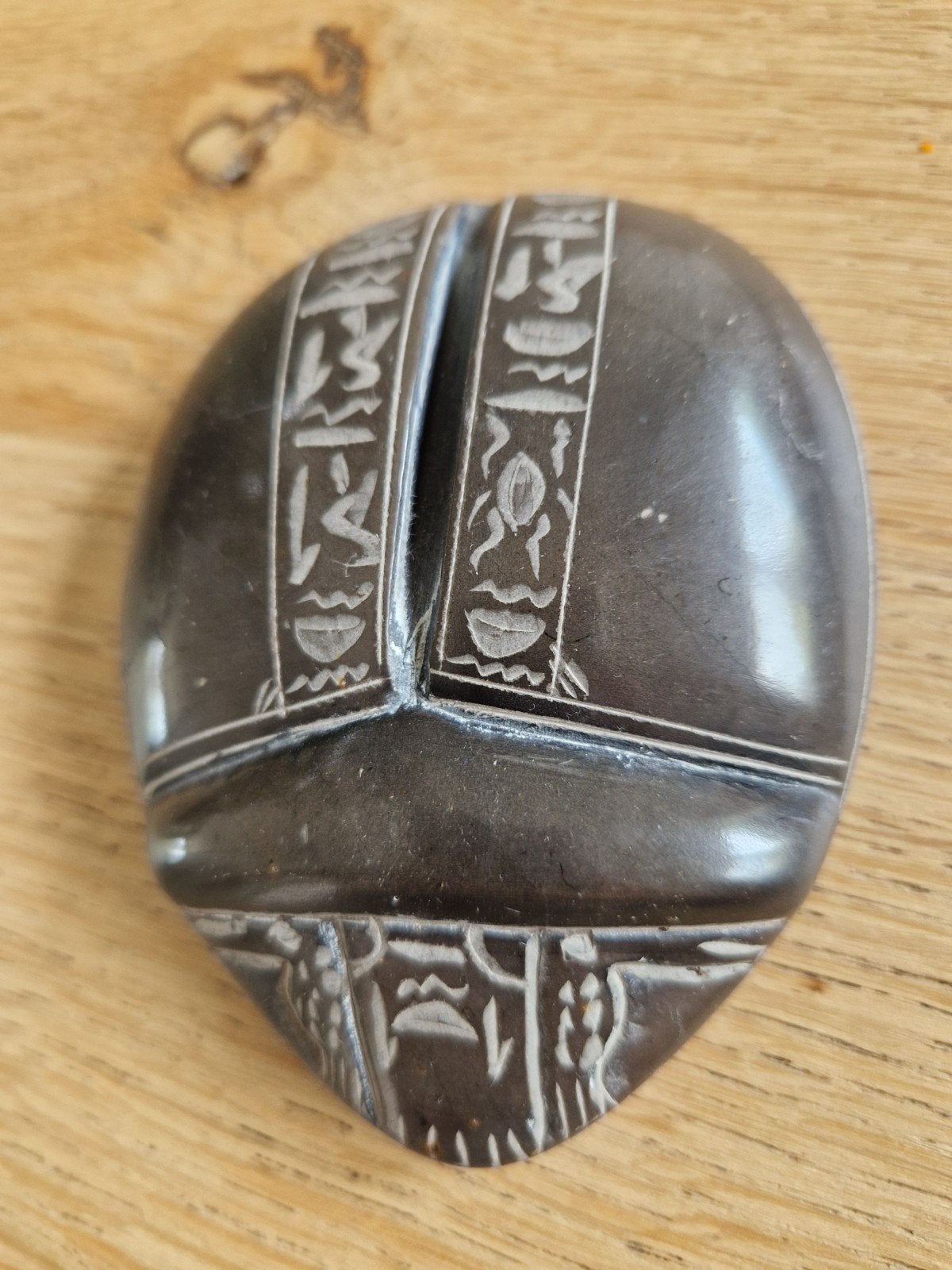 scarabee , egyptisch, Ophalen of Verzenden, Zo goed als nieuw, Steen/keramiek