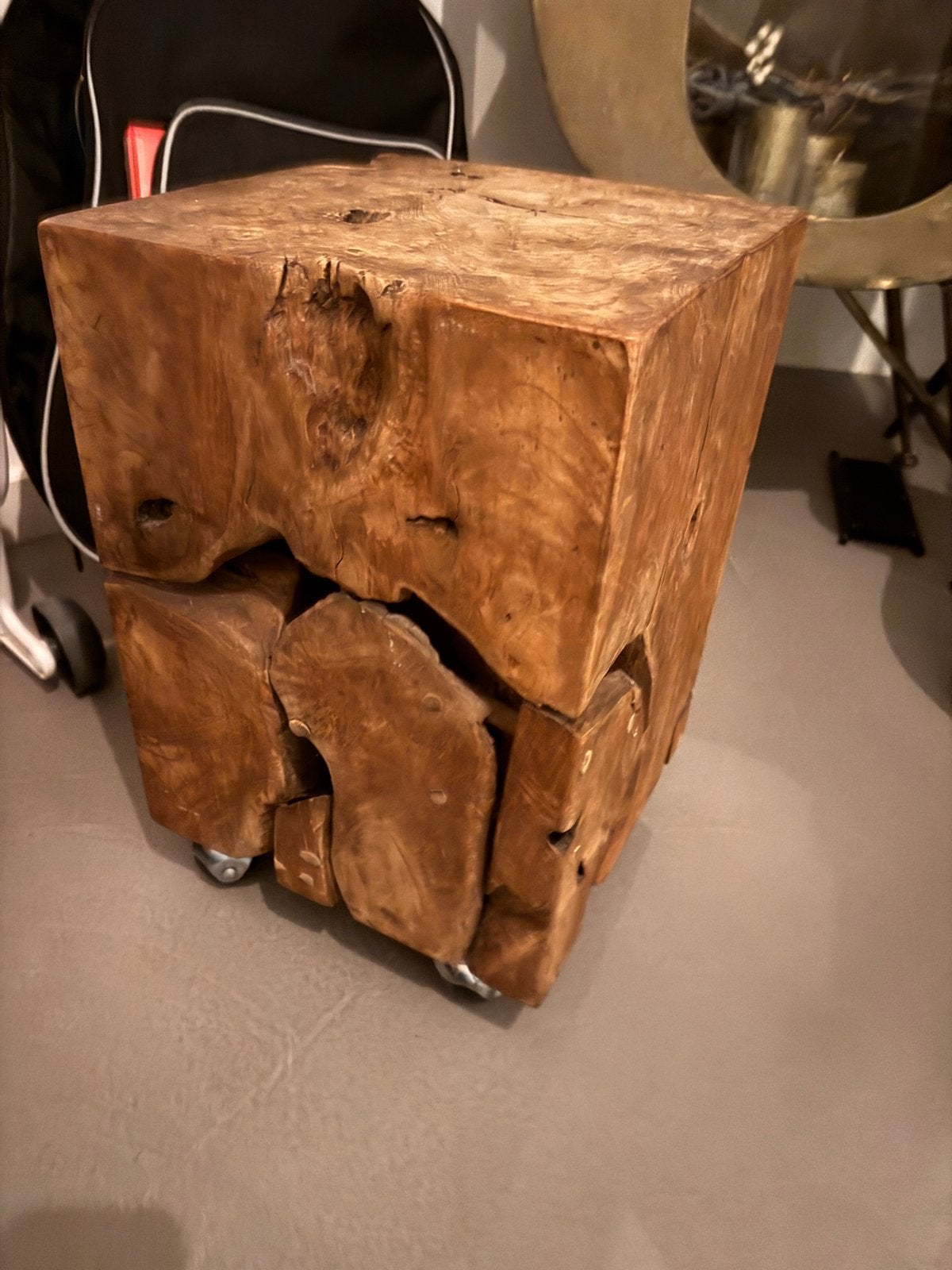 Teak vierkant blok, bijzettafel op wieltjes, 30 x 30, Huis en Inrichting, Tafels | Bijzettafels, Ophalen, Minder dan 45 cm, Minder dan 55 cm