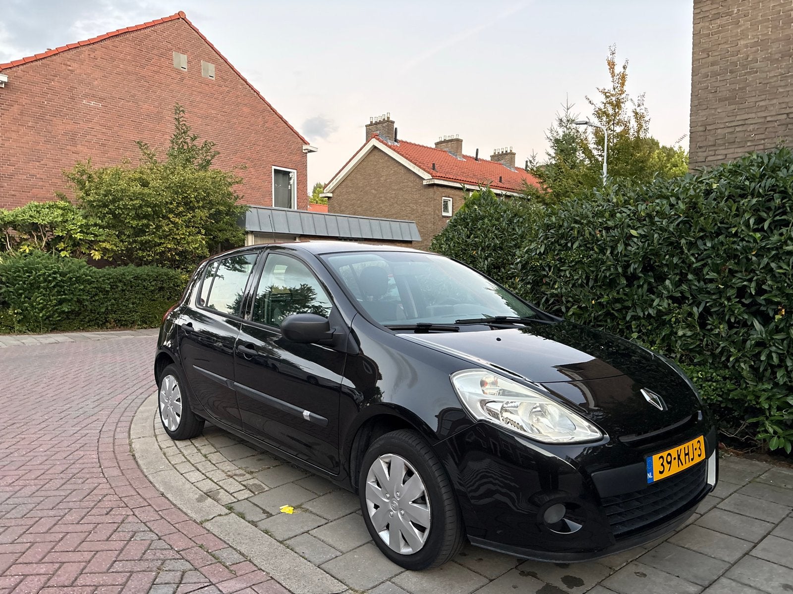 Renault Clio 1.2 16V 55KW 5-DRS E4 2009 Zwart, Voorwielaandrijving, 74 pk, Zwart, 4 cilinders