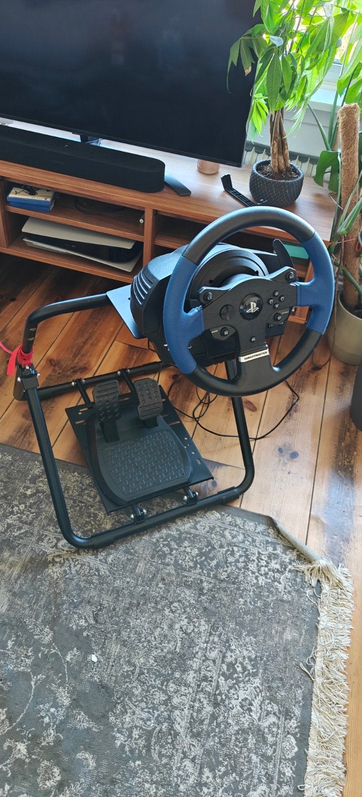 Playseat set up met Thrustmaster T150 racestuur en pedalen, Ophalen, Racestuur, PlayStation, Zo goed als nieuw