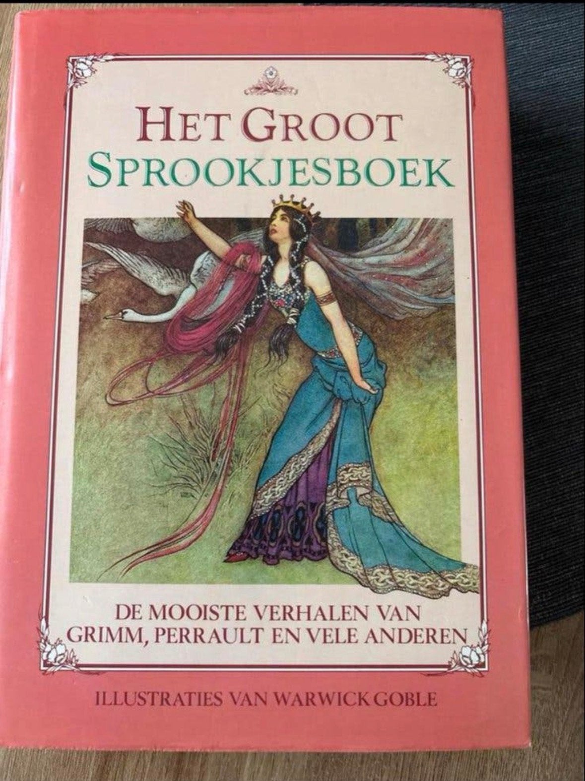 Het Groot Sprookjesboek - Grimm, Perrault, Goble, Ophalen of Verzenden, Gelezen