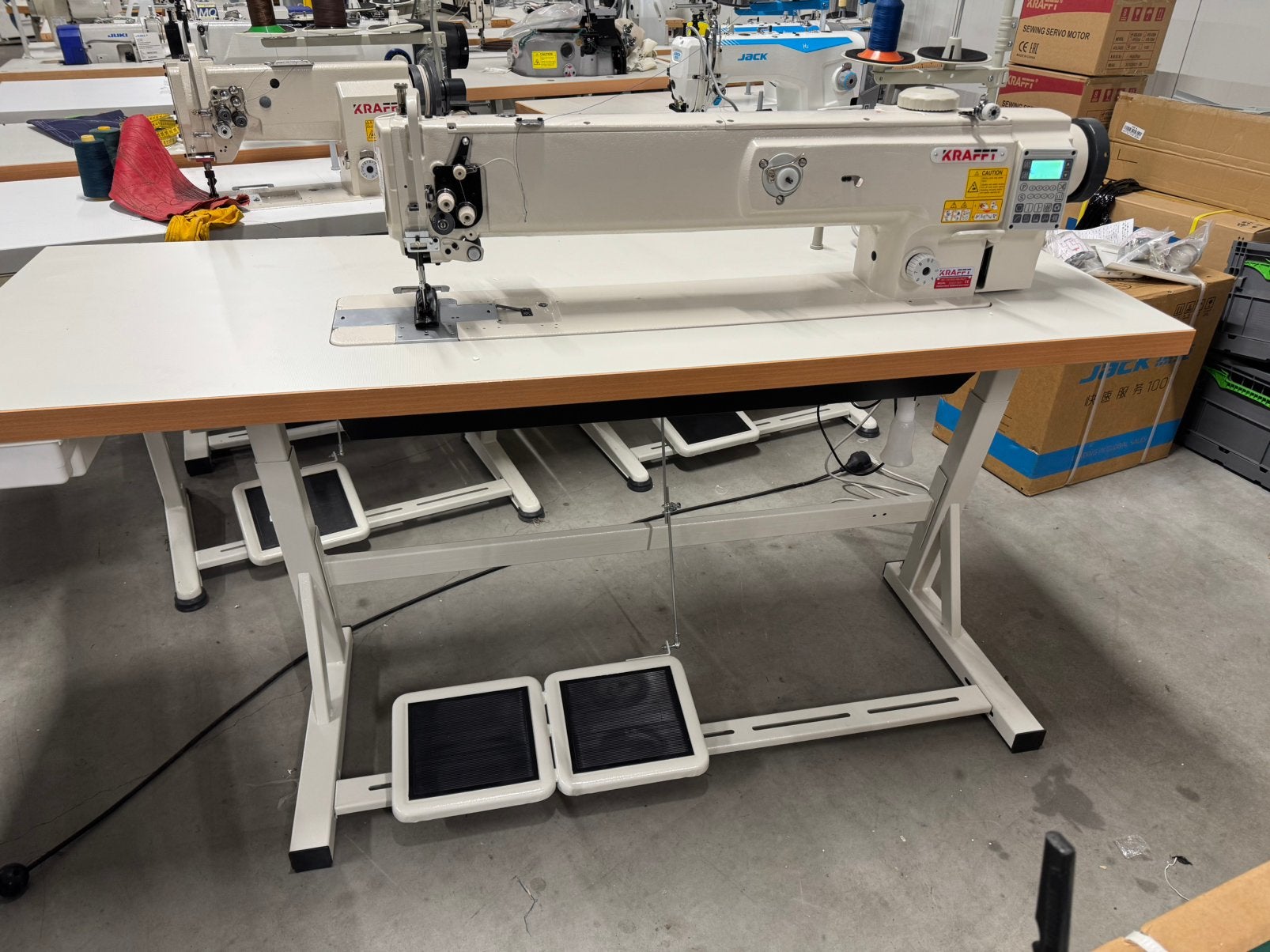 Industriele naaimachine kraft 3voudig transport 65cm arm aut, Hobby en Vrije tijd, Naaimachines en Toebehoren, Overige merken