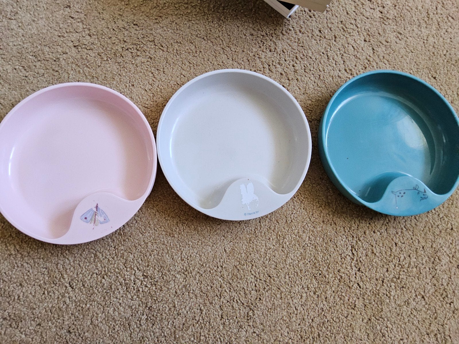Set van 3 kinderbordjes - Miffy, vlinder en neushoorn, Ophalen of Verzenden, Gebruikt