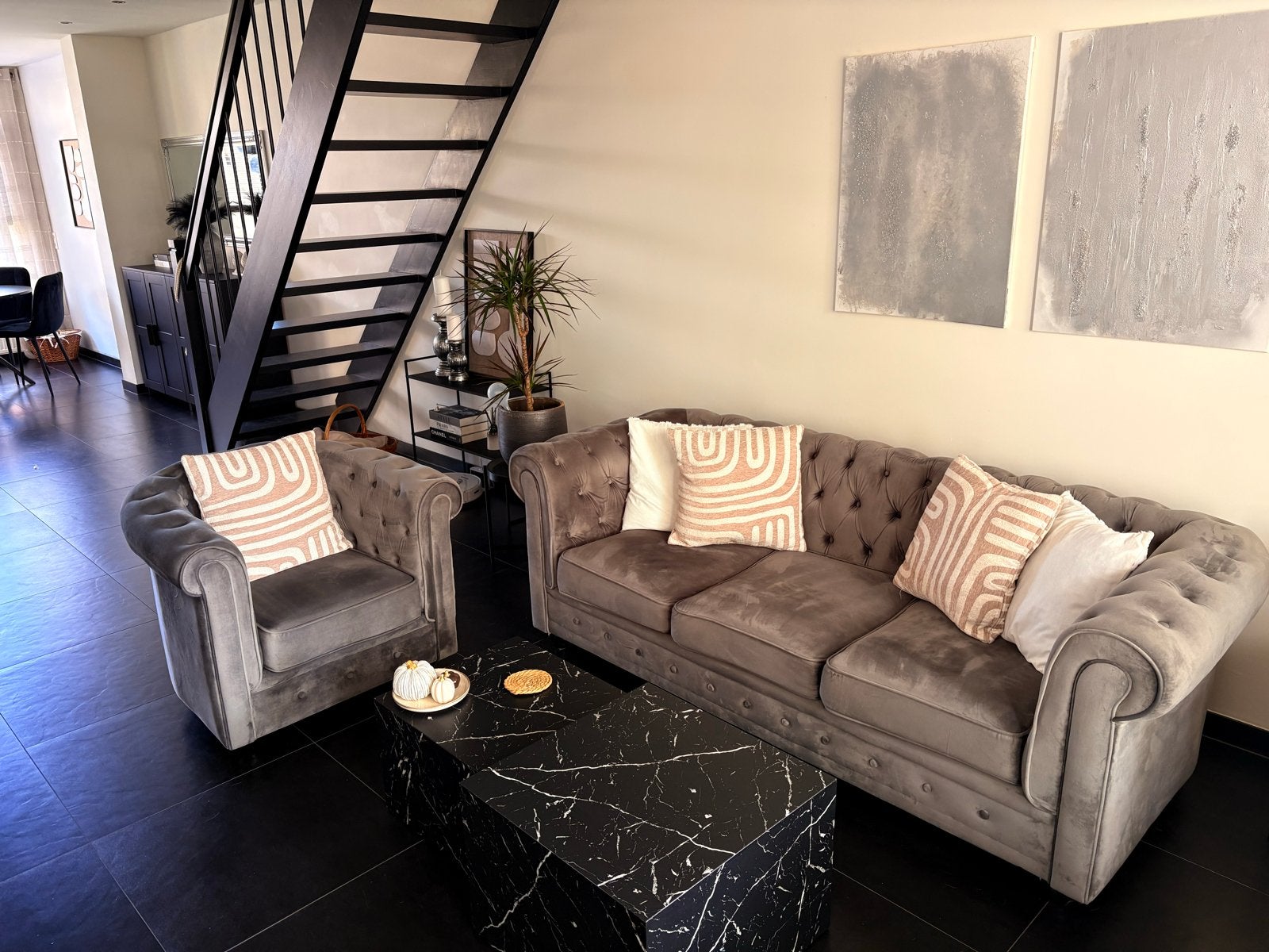 Luxe Chesterfield bankstel - 3-zits bank, fauteuil & poef, Ophalen of Verzenden, Zo goed als nieuw, Stof