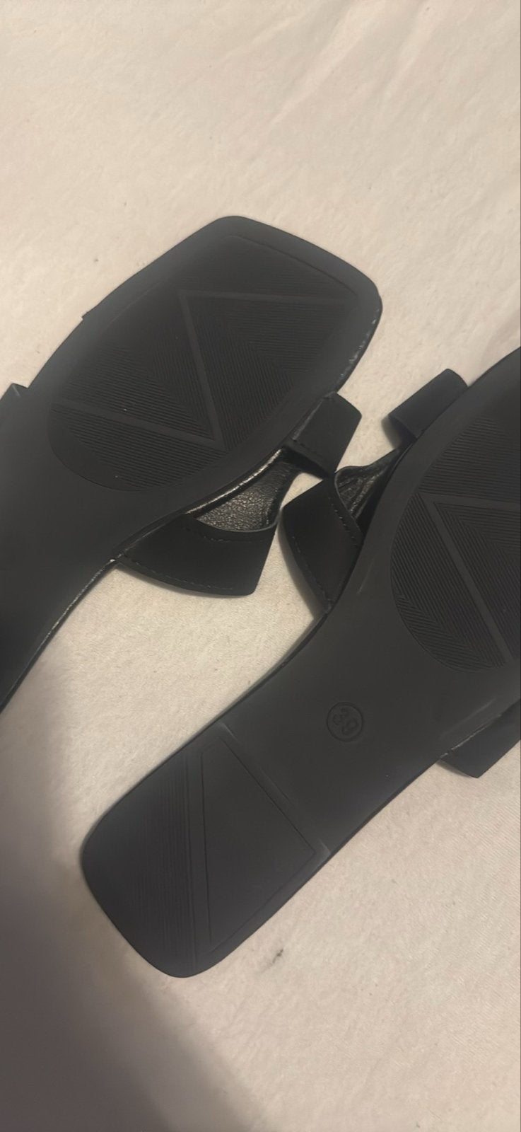 Leuke zwarte slippers - Maat 39, Ophalen, Zo goed als nieuw, Zwart, Slippers