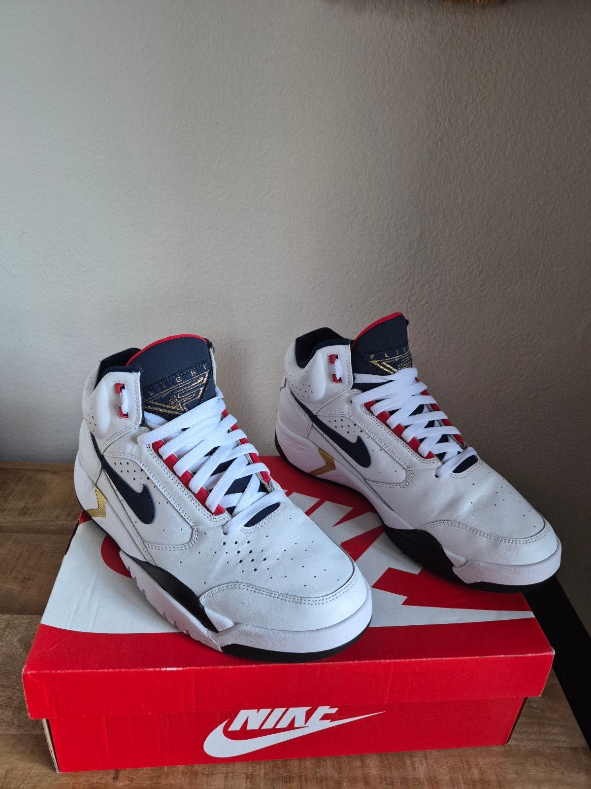 SAMPLE!  Nike Air Flight Lite WHT/MID NVY-UNIV RED-MET GOLD, Ophalen of Verzenden, Zo goed als nieuw, Wit