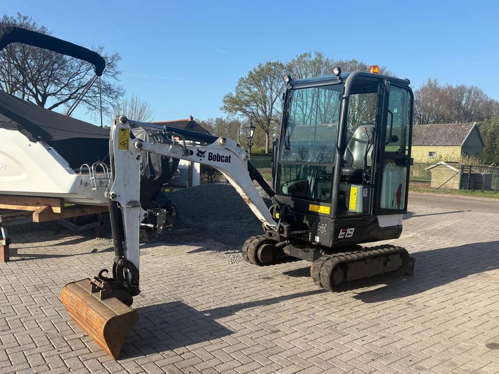 Bobcat e10 e19  minigraver graafmachine, Zakelijke goederen, Machines en Bouw | Kranen en Graafmachines, Ophalen of Verzenden