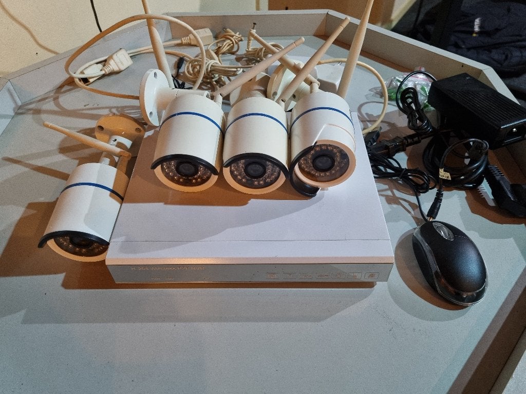 Draadloze Camera set met 4 Full HD-camera’s, 1TB harddisk, Ophalen of Verzenden, Zo goed als nieuw, Buitencamera