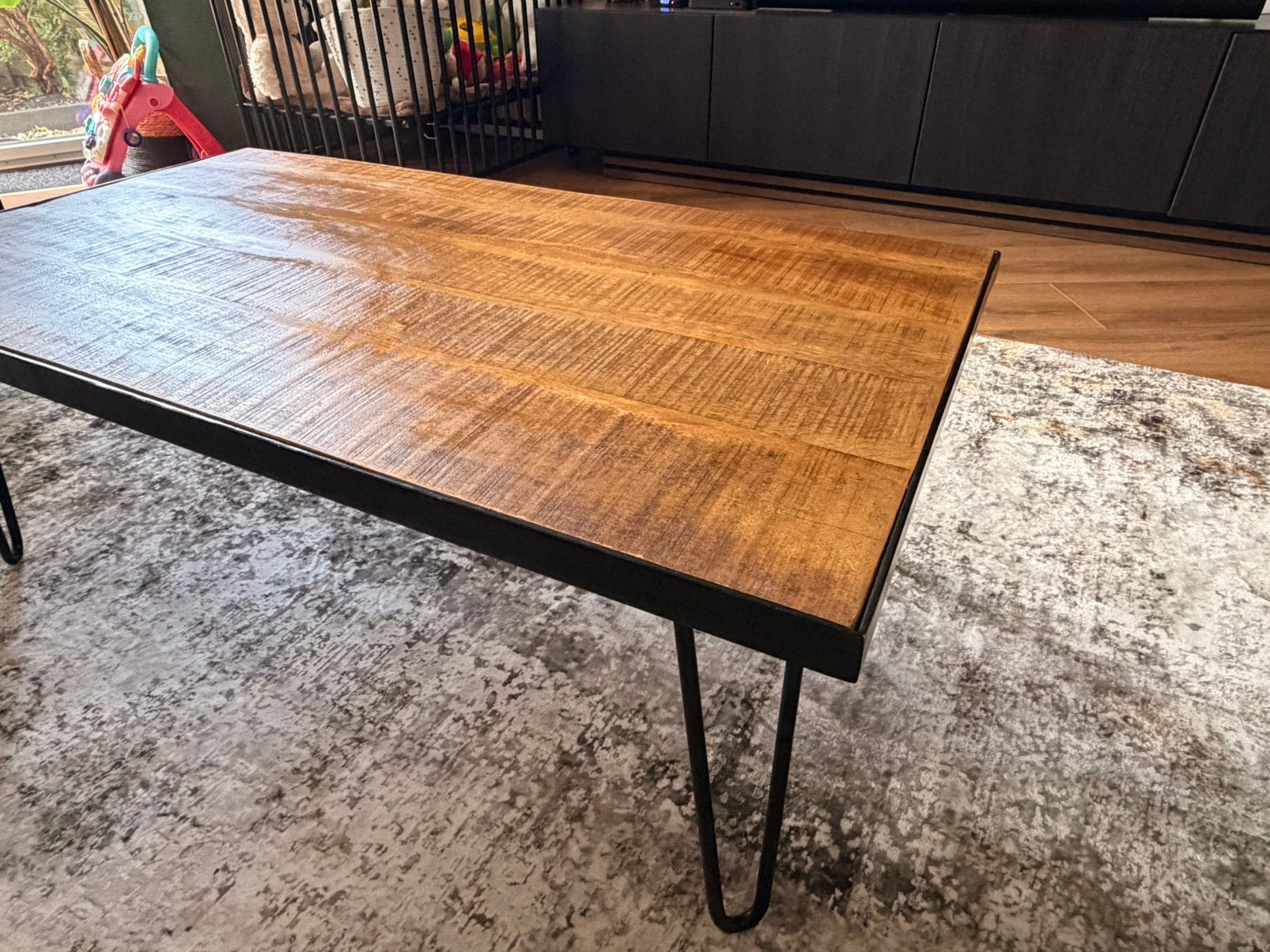 Foto 2 van Salontafel Loods 5 mangohout