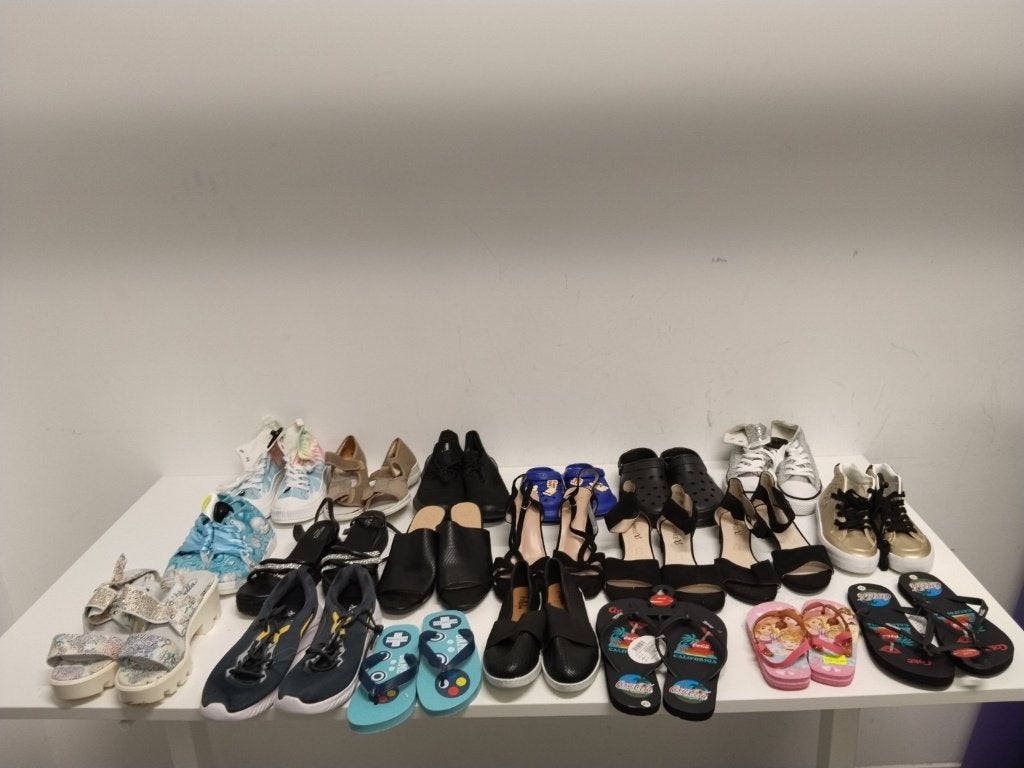 Nieuwe partij 28 paar schoenen, slippers en sandalen – €175, Diverse fabrikanten, Overige typen, Onbekend, Nieuw