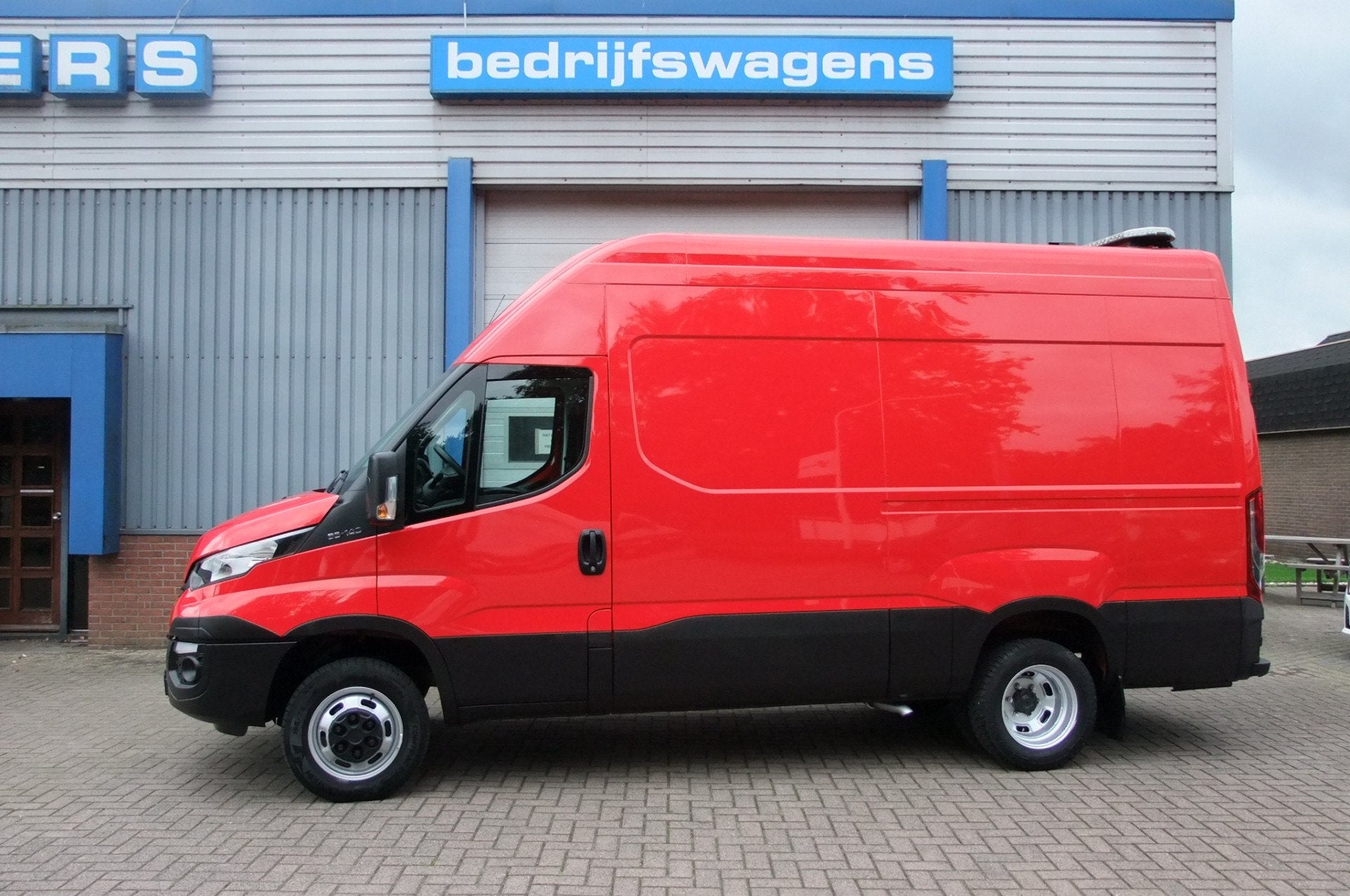 Iveco Daily 35C14V 2.3 352 H3 L3 / Dubbel lucht/ 3500kg trek, Auto's, Gebruikt, Euro 6, Iveco, Bedrijf