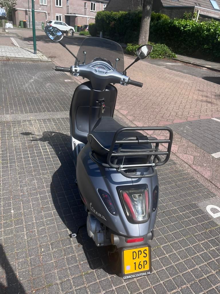 Vespa Sprint 2018 met schade, Fietsen en Brommers, Scooters | Vespa, Ophalen, Gebruikt, Maximaal 45 km/u, Vespa S