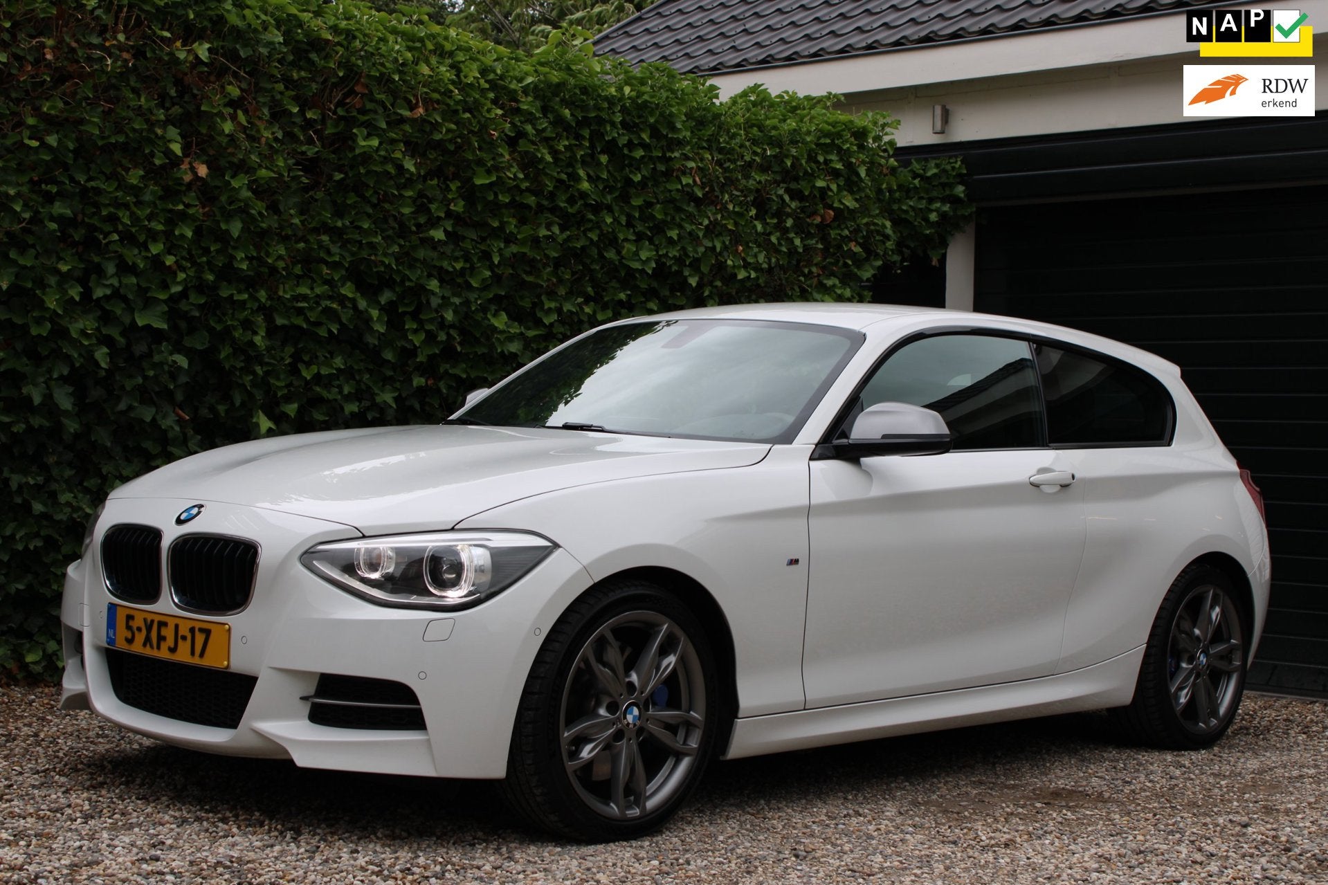 BMW 1-serie M135i xDrive High Executive, Auto's, BMW, 1490 kg, 320 pk, Wit, Bedrijf