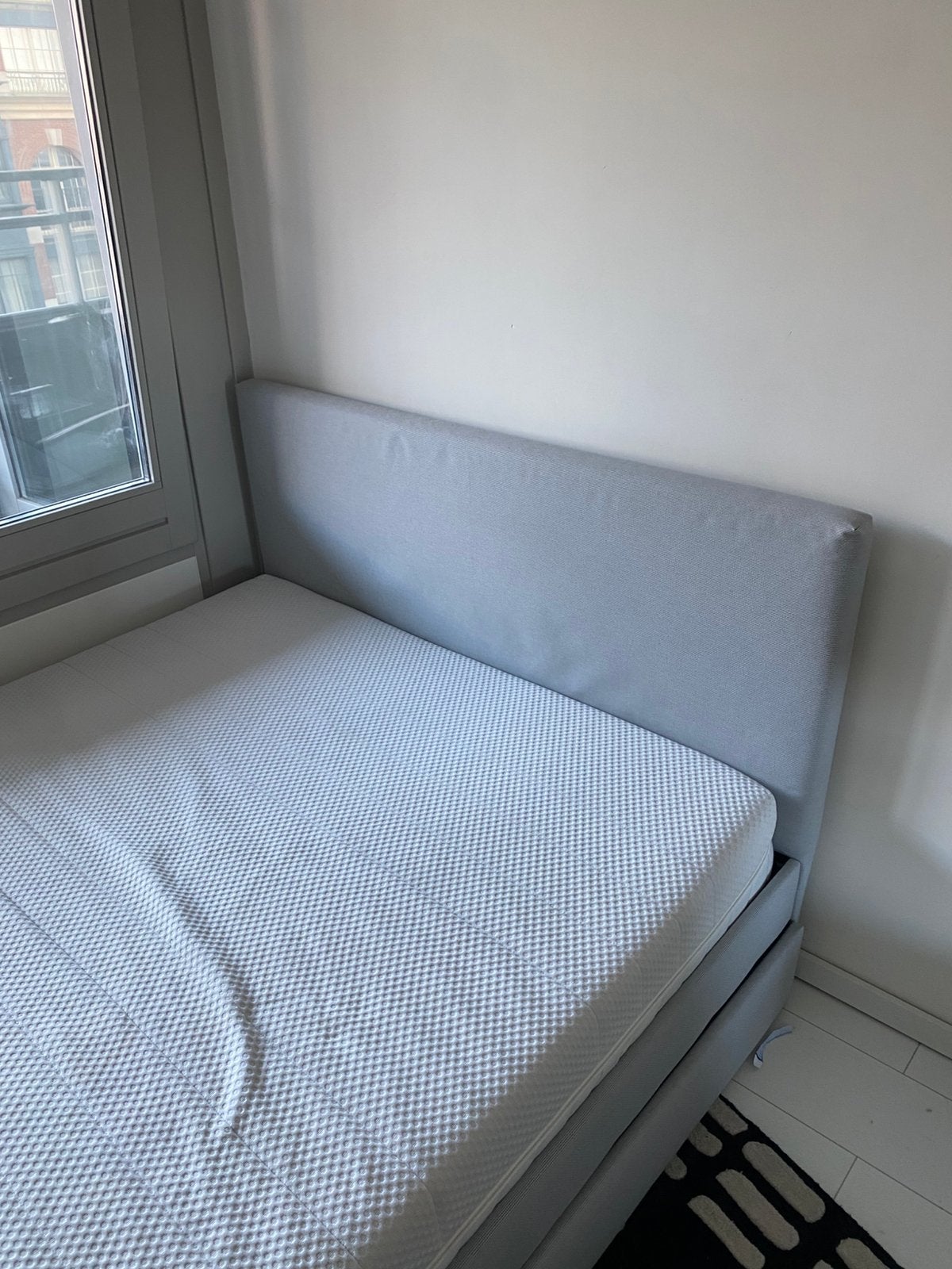 IKEA GLADSTAD bed + ÅKREHAMN matras 140x200 — perfecte staat, Ophalen, Zo goed als nieuw, Eenpersoons, 140 cm