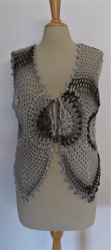 Ibiza/hippie gehaakt/crochet gilet/hesje/top! L, Kleding | Dames, Verzenden, Maat 42/44 (L), Zo goed als nieuw, Zonder mouw