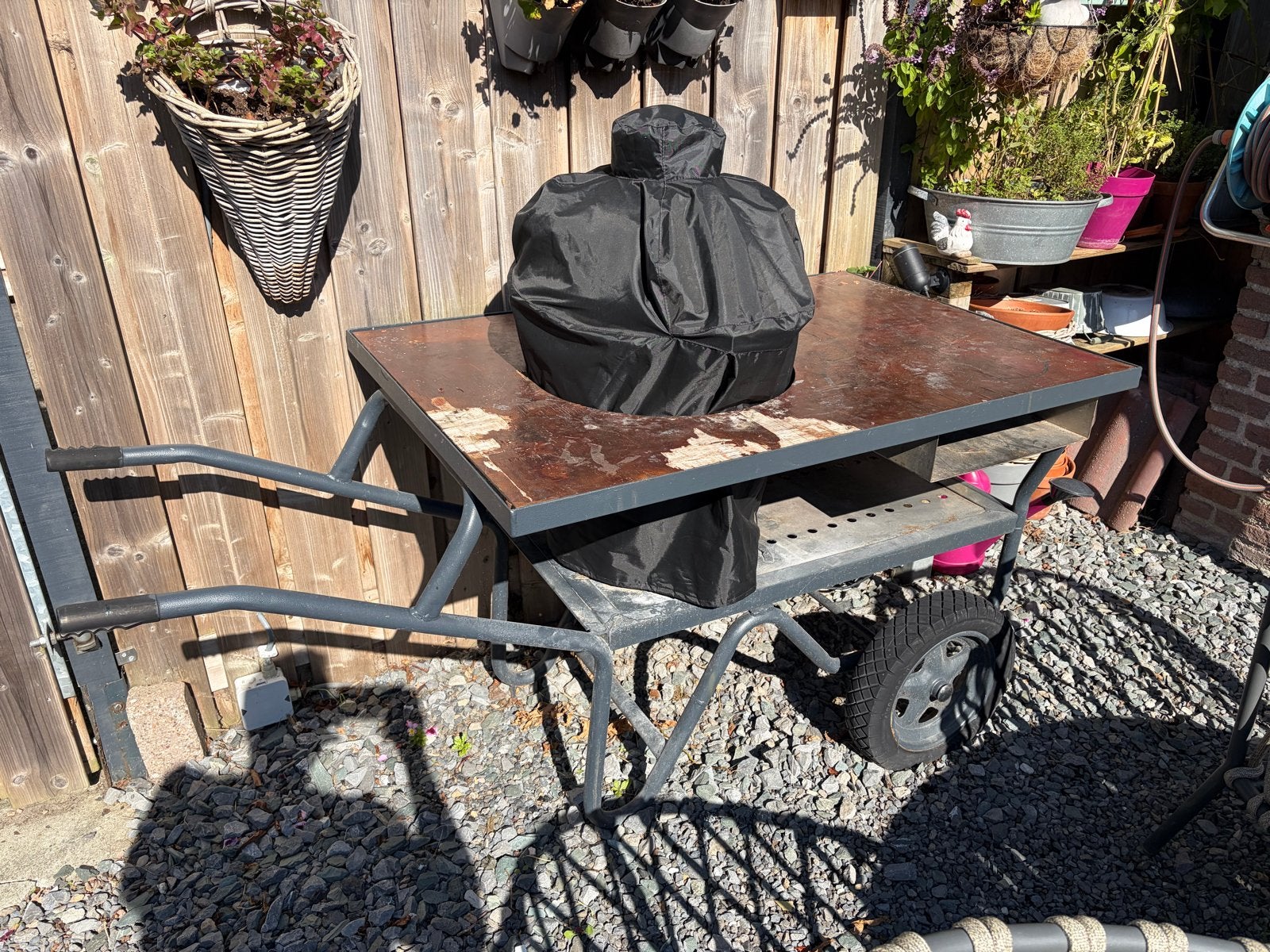 BBQ meubel / kruiwagen opknapper - Gratis af te halen, Tuin en Terras, Ophalen, Gebruikt