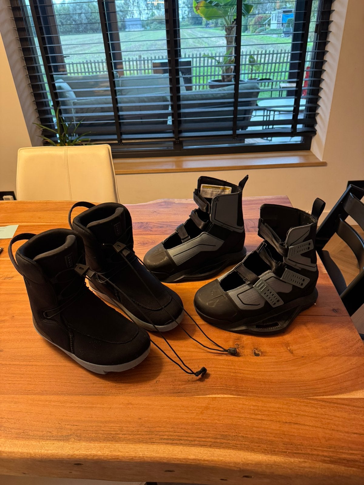 Wakeboard bindingen Ronix Atmos mt 10, Ophalen of Verzenden, Zo goed als nieuw