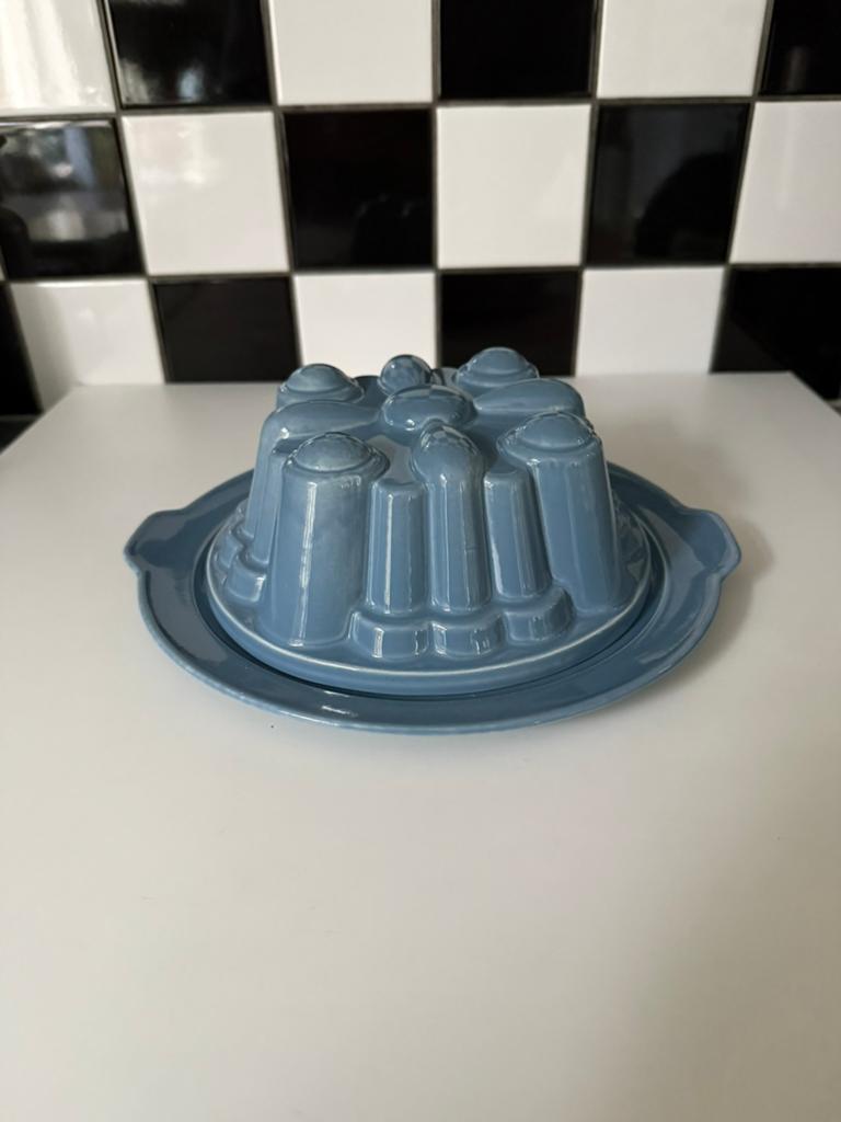 Pastel Sphinx Regout blauwe puddingvorm ZGAN grootste maat, Antiek en Kunst, Ophalen of Verzenden
