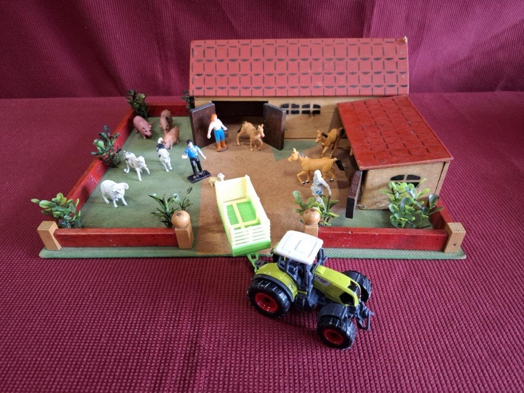 diorama boerderij, Ophalen of Verzenden, Gebruikt, 1:35 tot 1:50