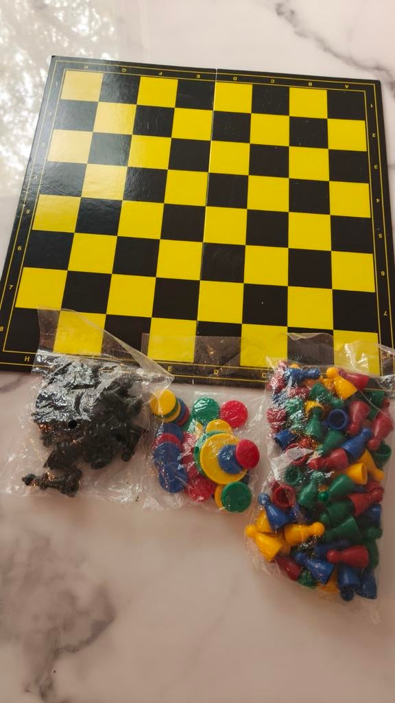 Schaak- en bordspelset met pionnen en schijven, Gebruikt, Onbekend, Ophalen of Verzenden, Een of twee spelers