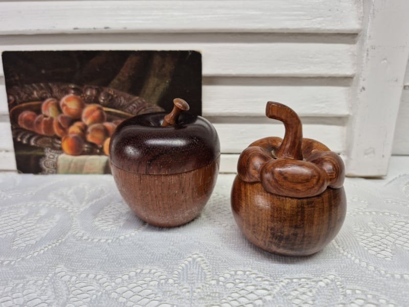 Houten decoratie appel en paprika, Huis en Inrichting, Woonaccessoires | Overige, ., Ophalen of Verzenden, Zo goed als nieuw, .