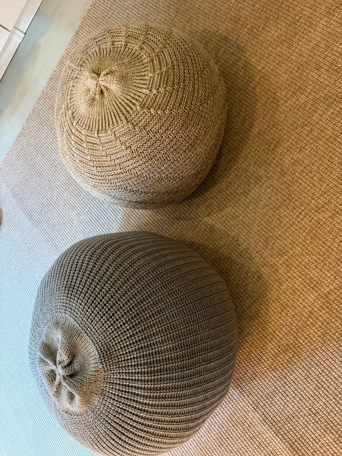 2x IKEA gebreide poef SANDARED, Ophalen, Zo goed als nieuw, Rond, Minder dan 50 cm