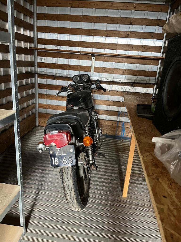 Suzuki GS550 met extra motorblok & toebehoren, Motoren, Motoren | Suzuki, 4 cilinders, Motorrijbewijs A, Gebruikt, Particulier