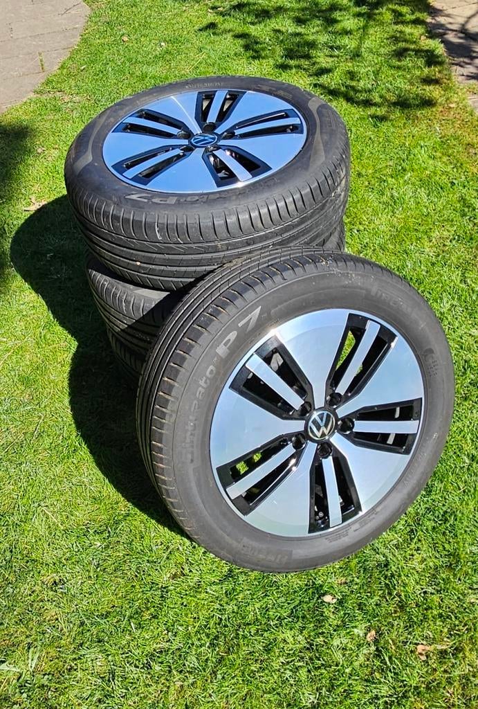 Mooie zomerset : 4x Montepellier 17 inch + Pirelli, Ophalen, Banden en Velgen, 17 inch, Personenwagen
