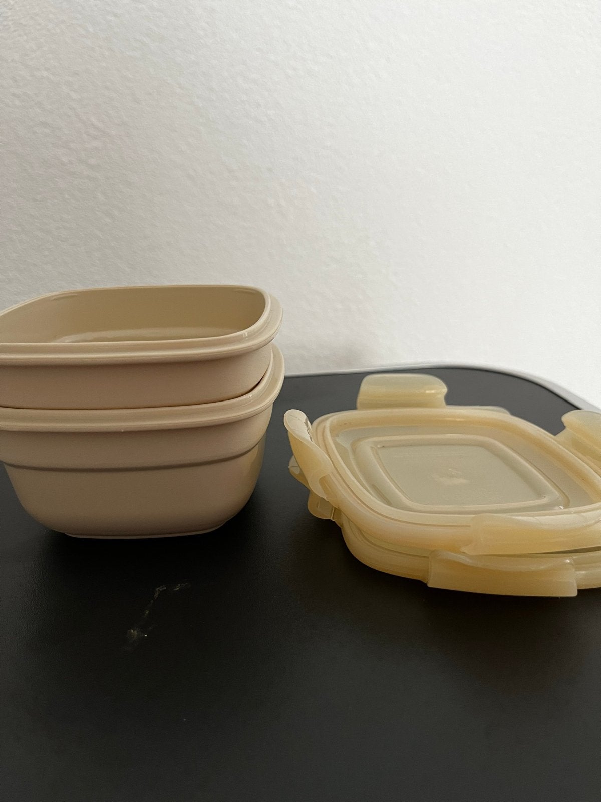 Tupperware bewaardozen met deksel - 2 stuks, Gebruikt, Bewaardoos, Ophalen of Verzenden, Crème