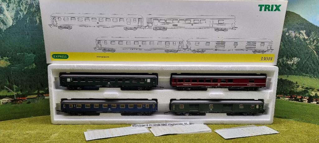 Trix 33018 H0 Set van vier D-personenrijtuigen van de DB, Treinset, Gelijkstroom of Wisselstroom, Trix, Analoog