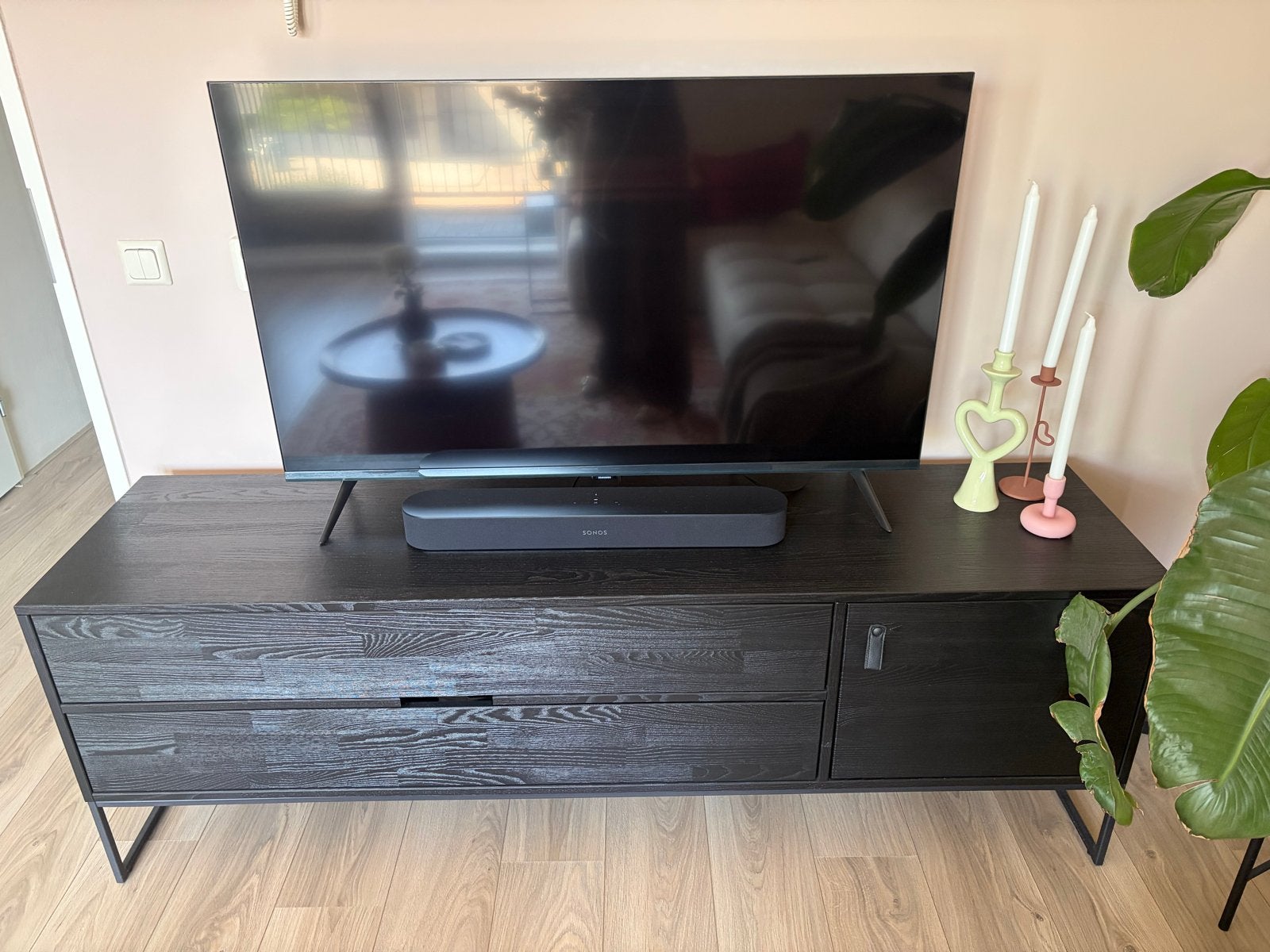 WOOOD TV-meubel Silas zwart, Ophalen, 100 tot 150 cm, Eikenhout, Zo goed als nieuw