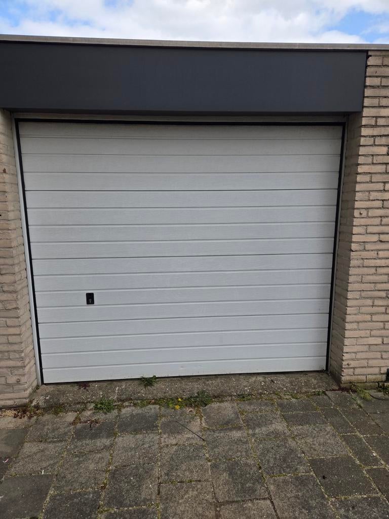 Garagebox Tilburg te huur 225 euro/pm
