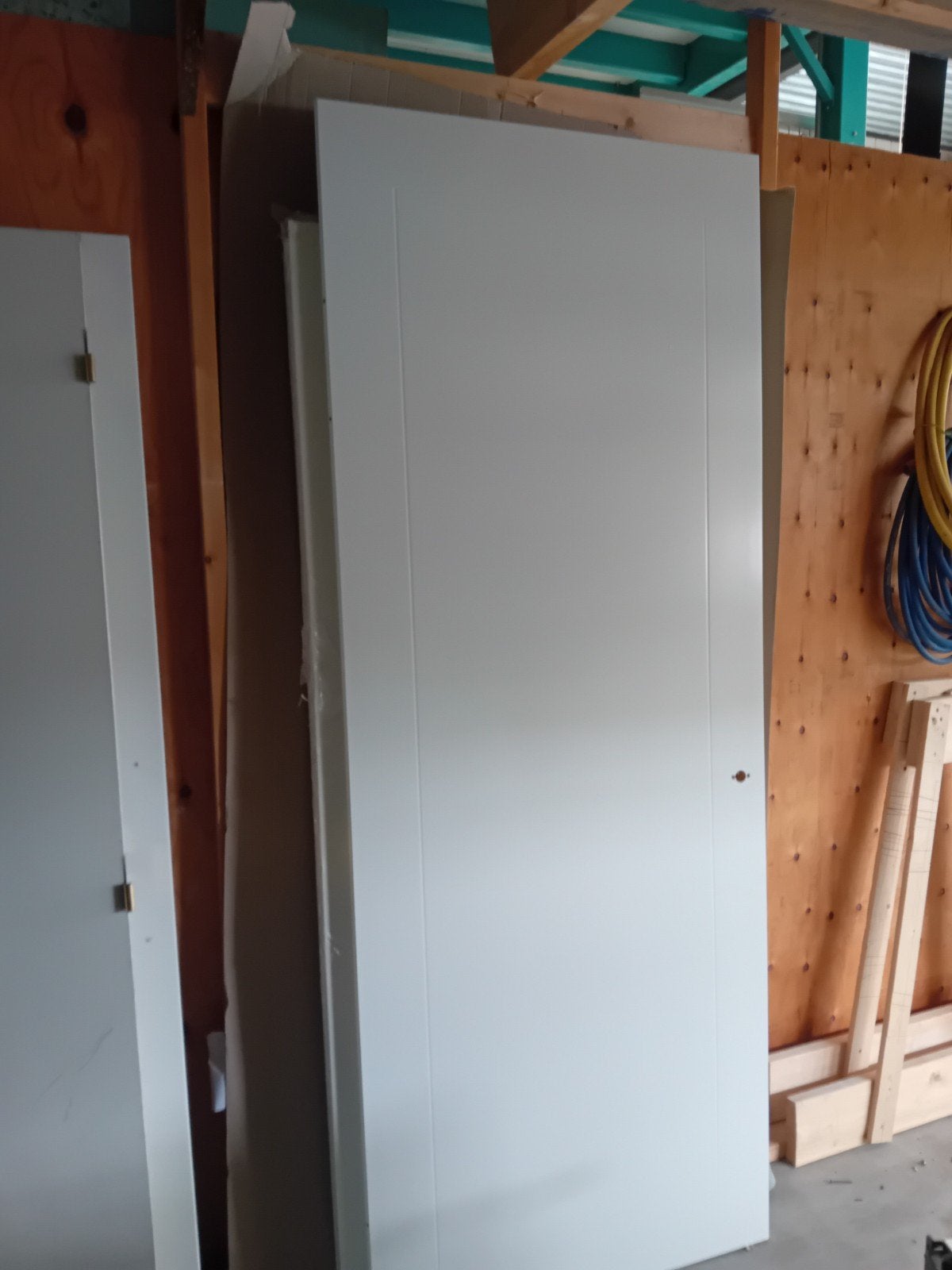 Svedex opdekdeur 88x231.5 cm, zo goed als nieuw, afgelakt, Ophalen