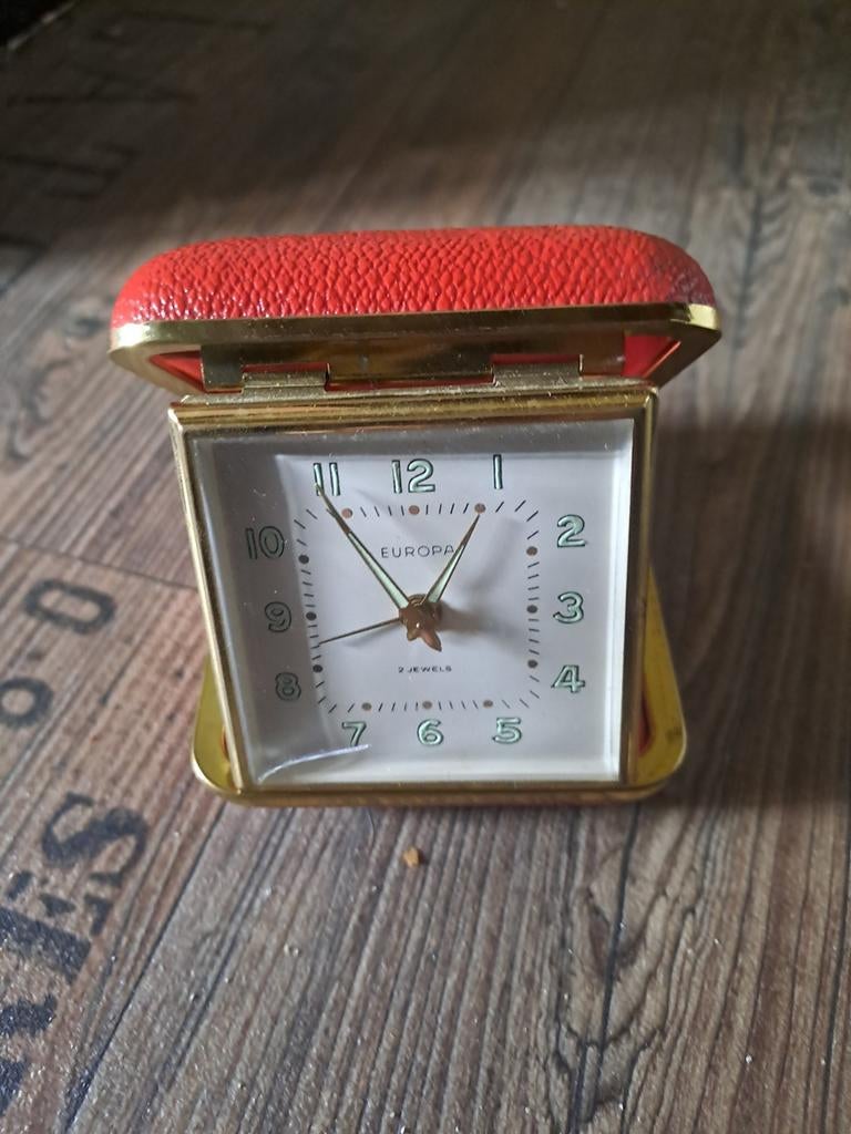 Vintage Europa reiswekker - rood leer en goudkleurig, Ophalen