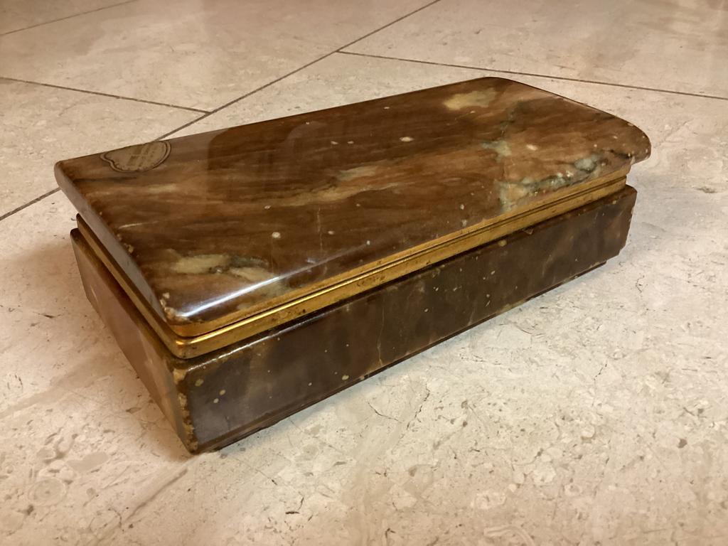 Albast Kistje.Bruin Gemarmerd.Handgemaakt.Italië., Antiek en Kunst, Ophalen of Verzenden