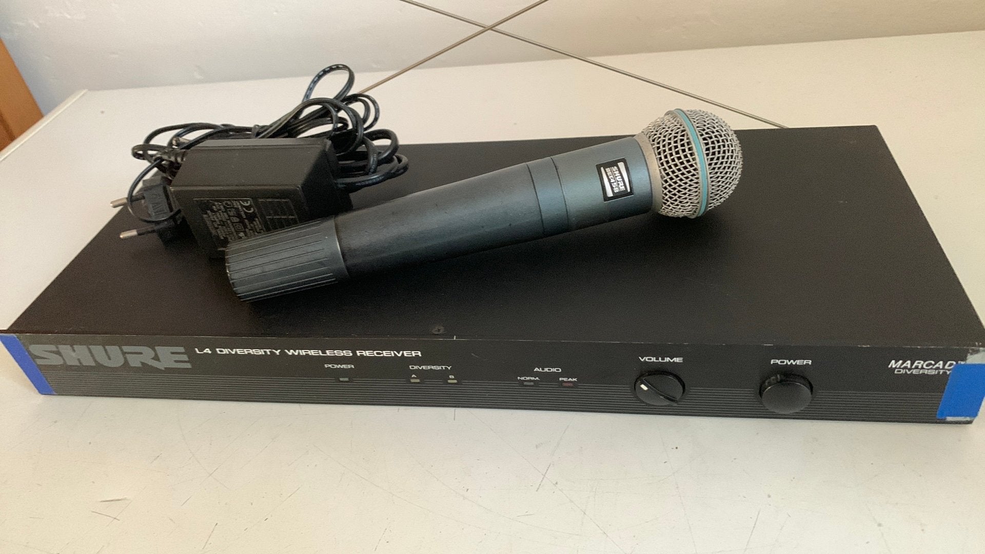 Shure L4 draadloos microfoon, Ophalen of Verzenden, Gebruikt, Zangmicrofoon, Draadloos