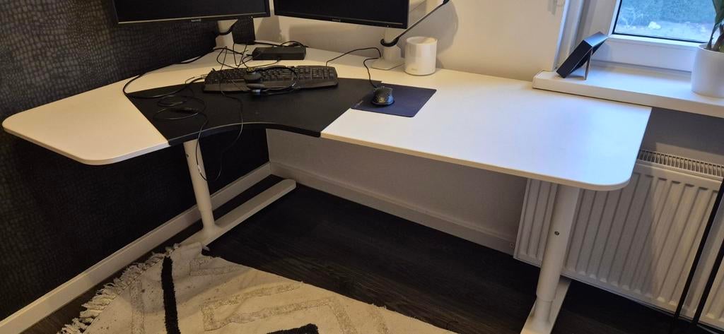 IKEA Bekant Hoekbureau - Verstelbaar - 160x110 cm, Ophalen, In hoogte verstelbaar, Gebruikt