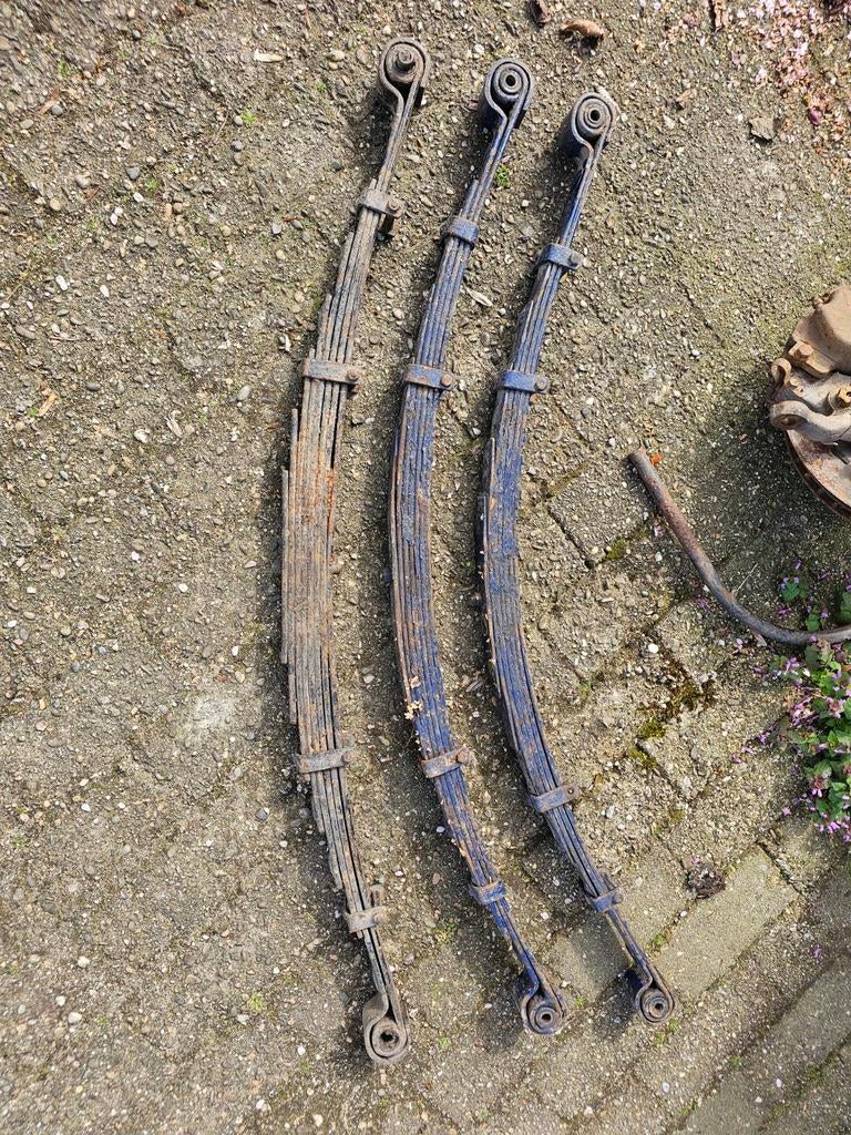 Triumph Gt6 bladveren 103 cm hart/hart, per stuk €25, Auto-onderdelen, Ophalen of Verzenden, Nieuw, Triumph