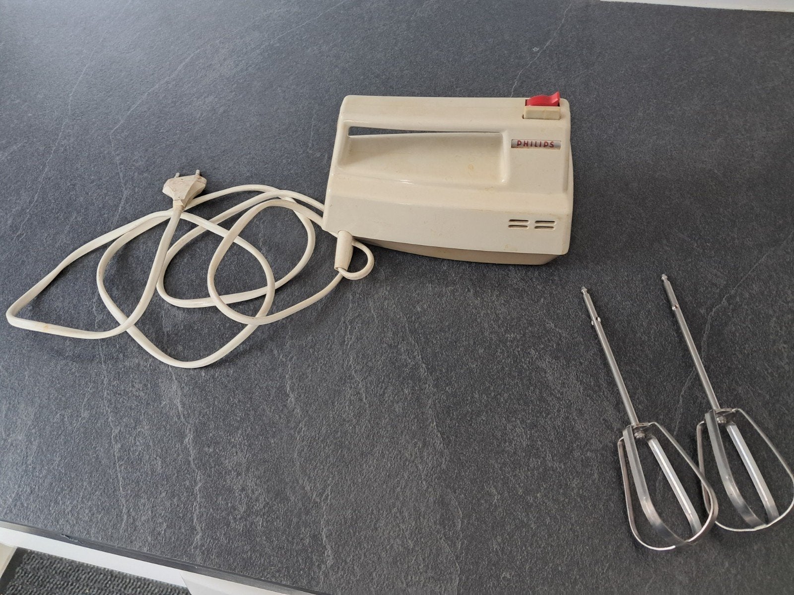 Vintage Philips handmixer - Goed werkend, Witgoed en Apparatuur, Ophalen of Verzenden, Gebruikt, 3 snelheden of meer