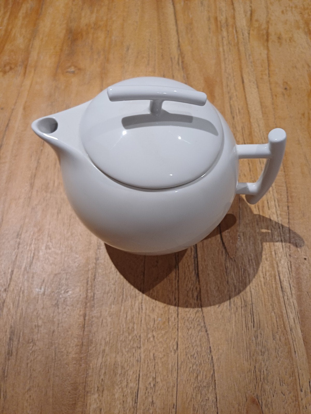 Theepot Yong wit Squito, Huis en Inrichting, Overige typen, Ophalen of Verzenden, Zo goed als nieuw, Overige stijlen