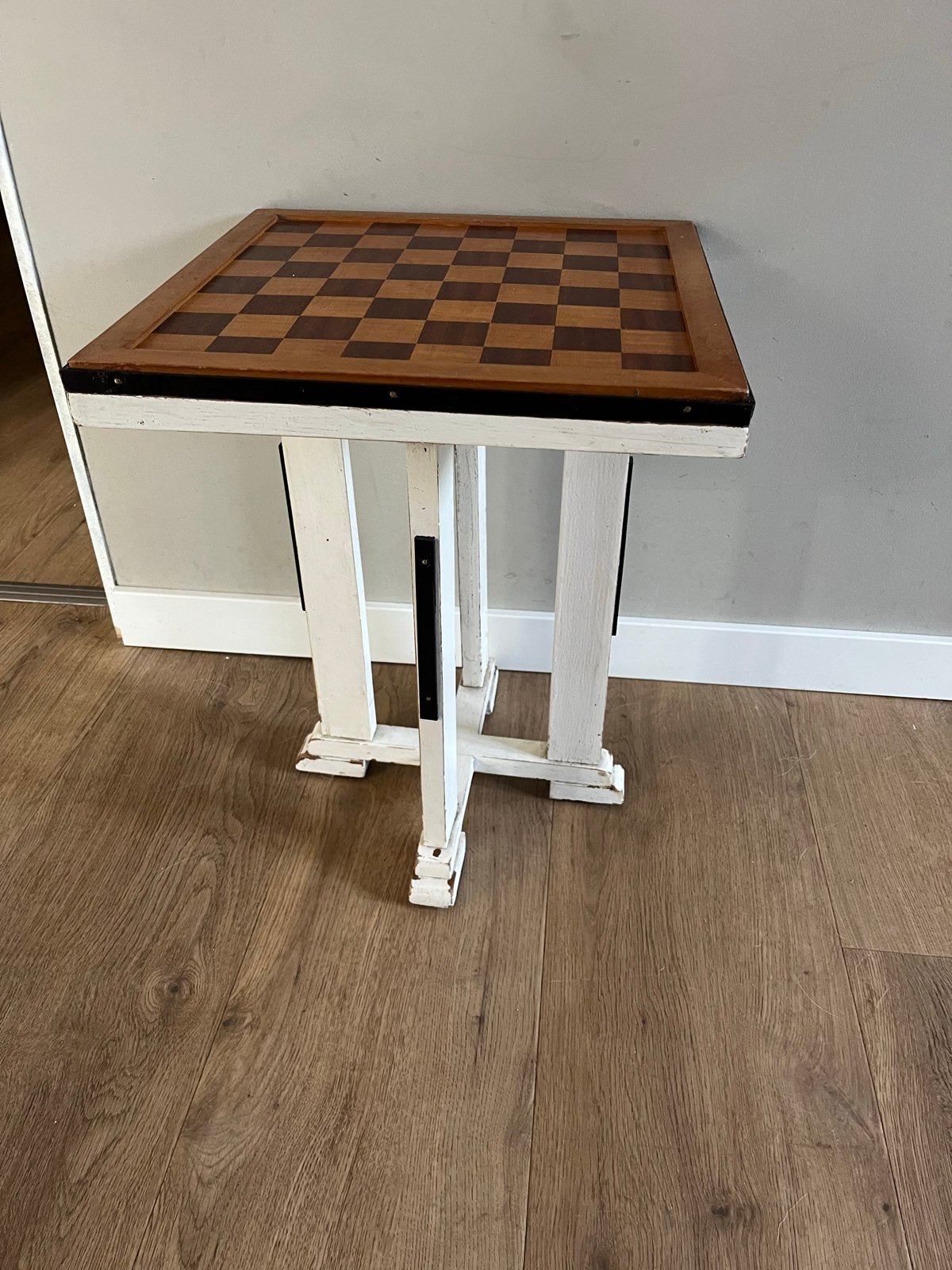 Vintage schaaktafel met Staunton schaakstukken., Een of twee spelers, Ophalen of Verzenden, Gebruikt