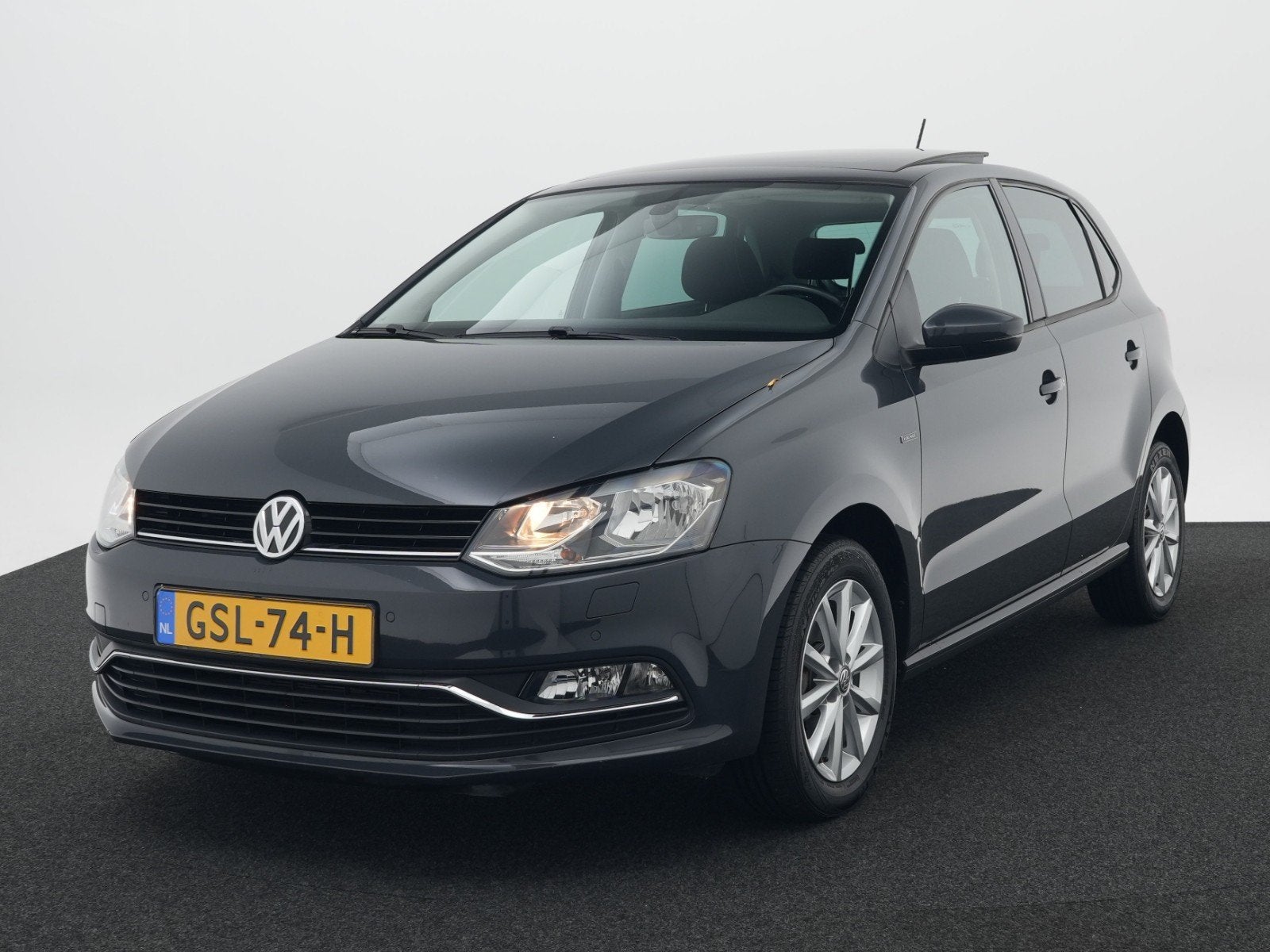 Volkswagen Polo 1.2 TSI 66KW 2015 Grijs, Pano, Navi, 5drs, 4 cilinders, Handgeschakeld, Particulier, 1000 kg