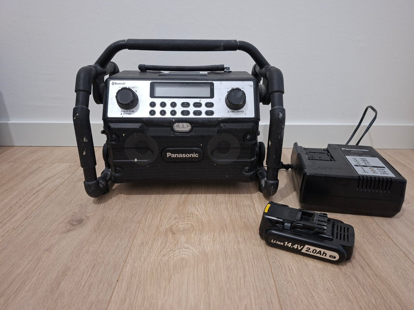 Panasonic EY37A2 bouwradio Bluetooth + 14.4V accu, Ophalen of Verzenden