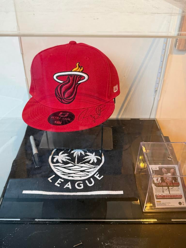 Gesigneerde Miami Heat pet cardBam Adebayo 2 handtekeningen, Verzamelen, Sportartikelen en Voetbal, Ophalen of Verzenden, Nieuw