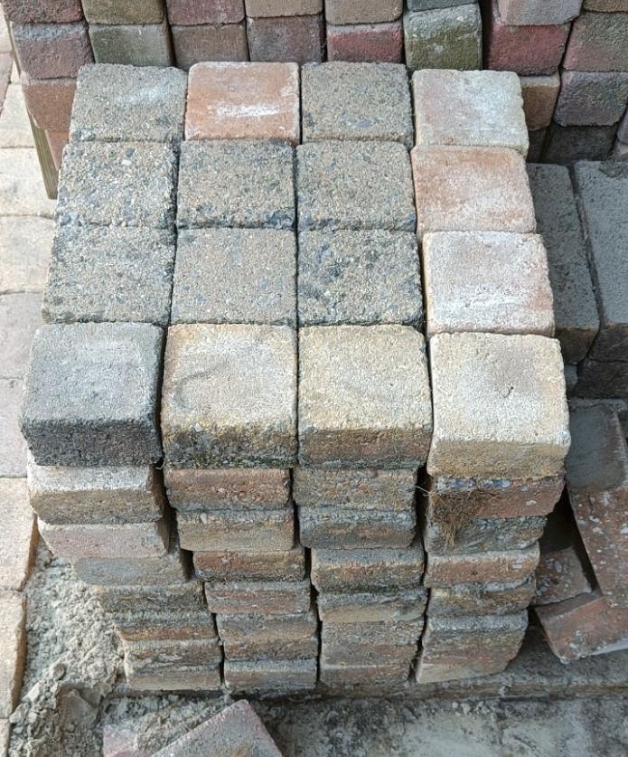128 stenen 10x10, Ophalen, Beton, Klinkers