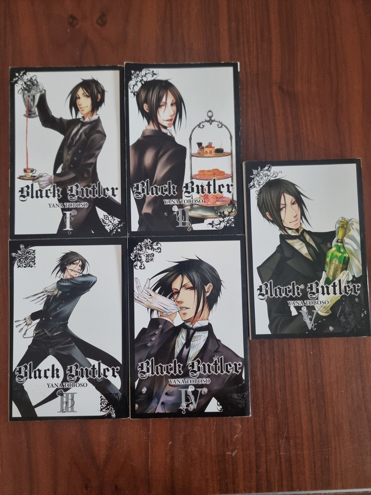 Black Butler Manga Deel 1, 2, 3, 4, 5, Boeken, Meerdere stripboeken, Ophalen of Verzenden, Zo goed als nieuw